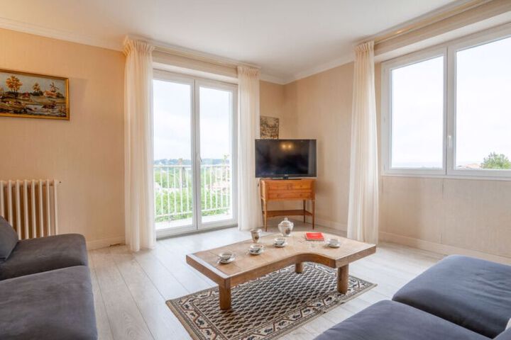 Room 4 of 22