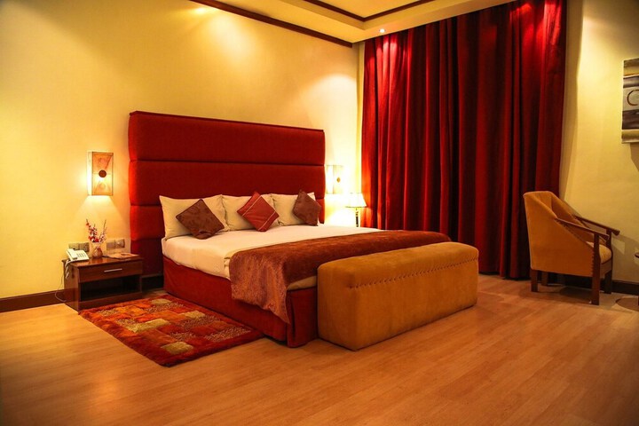 Room 27 of 105