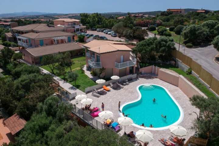 Hotel with Pool
