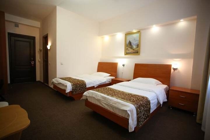 Room 8 of 26