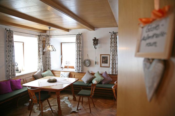 Guest Lobby