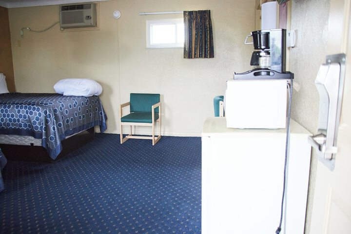 Room 9 of 27