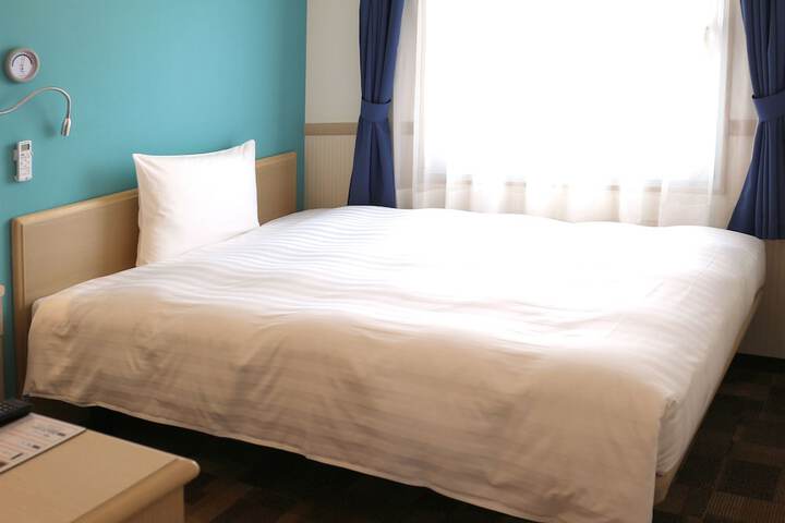 Room 4 of 42
