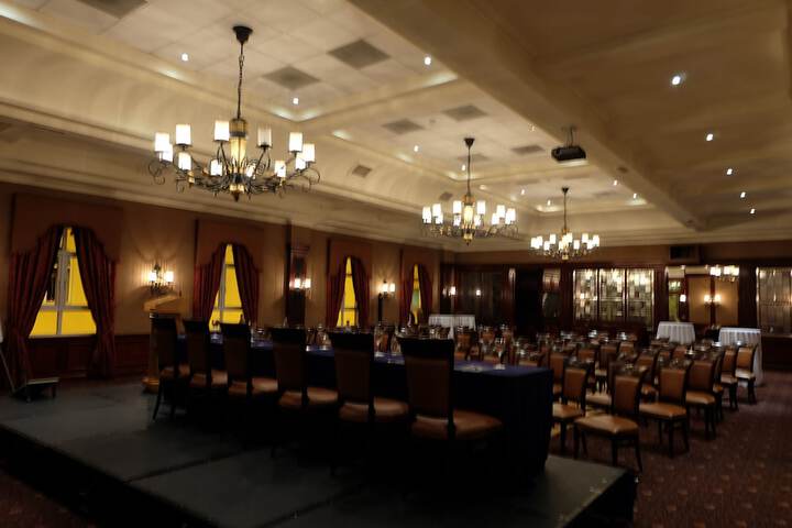 Ballroom/Hall 51 of 58