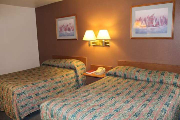 2 Double Beds (2 of 3)