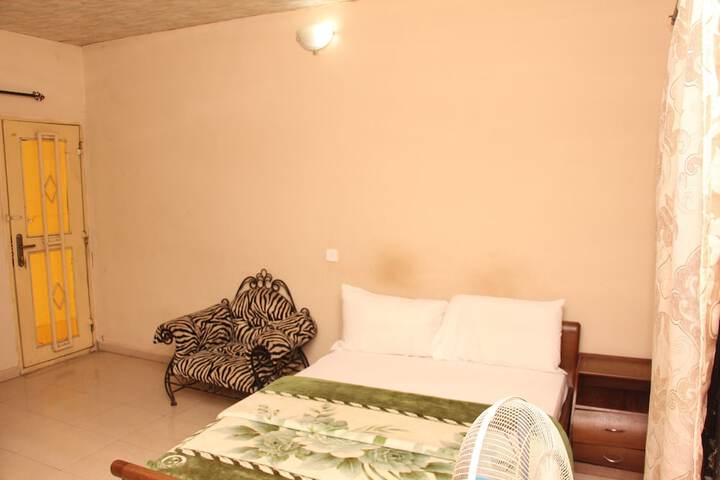 Room 7 of 8