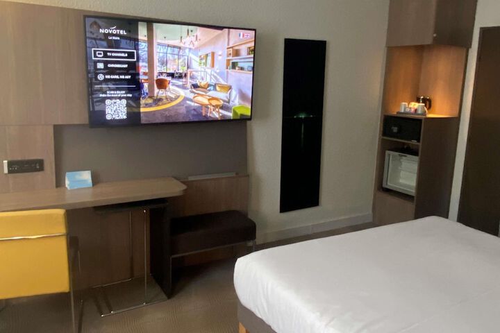 Room 5 of 92