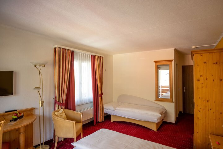 Room 12 of 51
