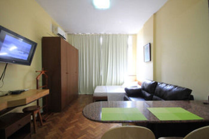 Room 10 of 20