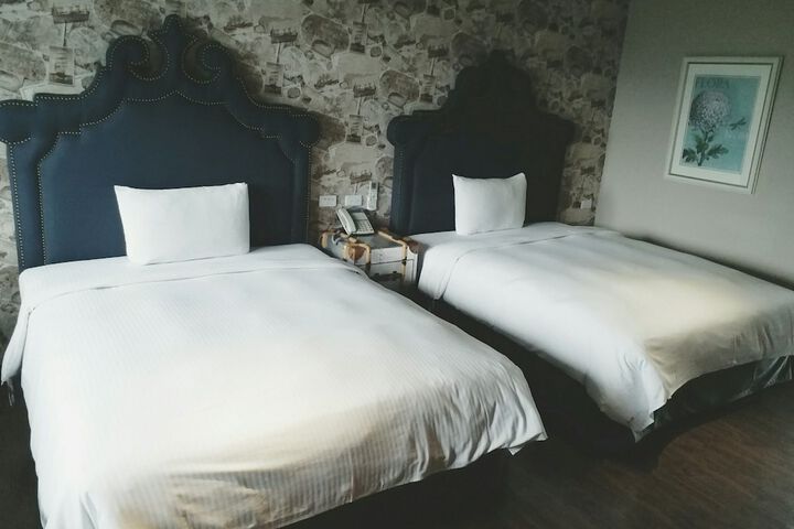 Room 28 of 58