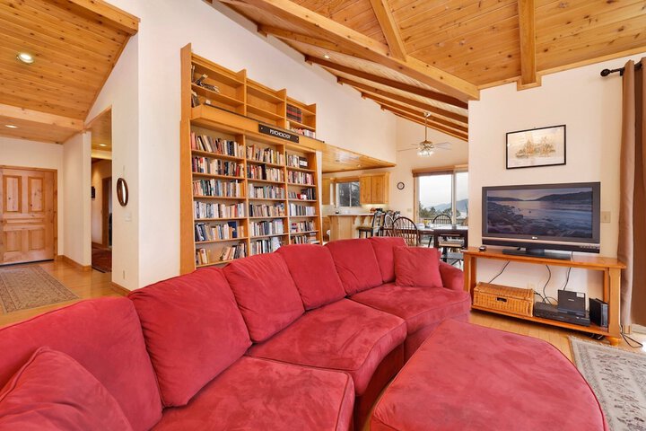Room 12 of 25