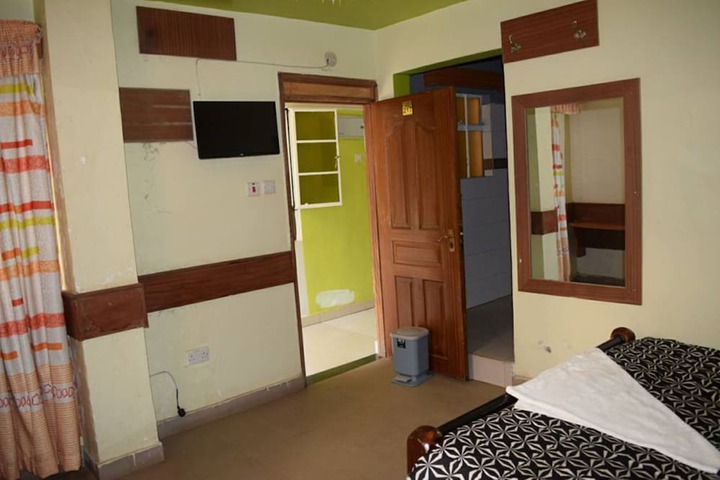 Room 4 of 20