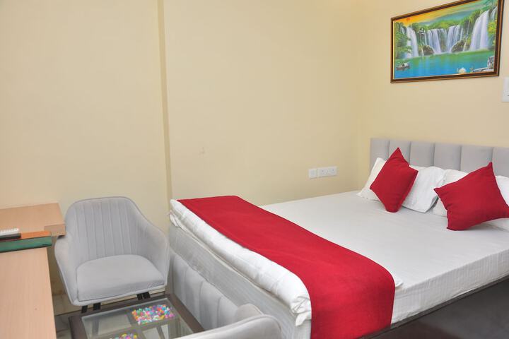 Room 9 of 26
