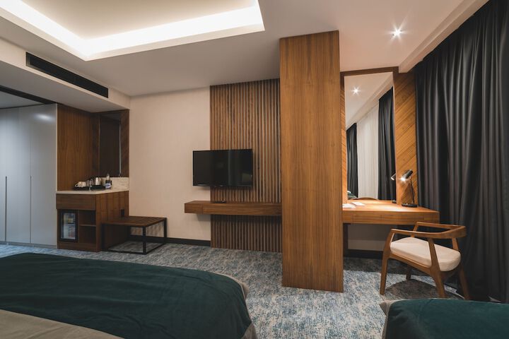 Room 16 of 93