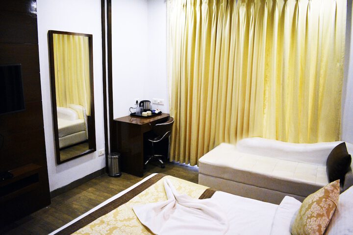 Room 4 of 21
