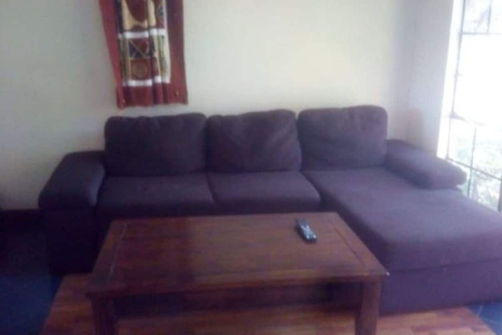 Room 5 of 9