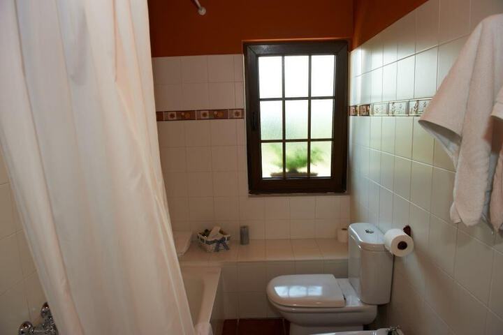 Room 32 of 52