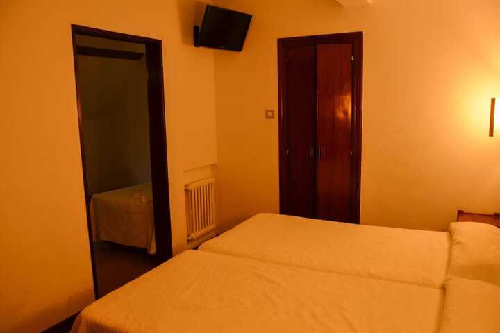 Room 27 of 54