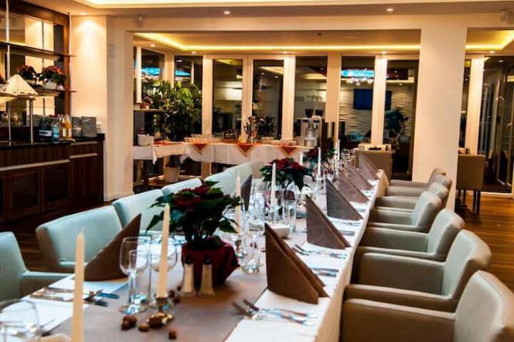 Dining 44 of 63