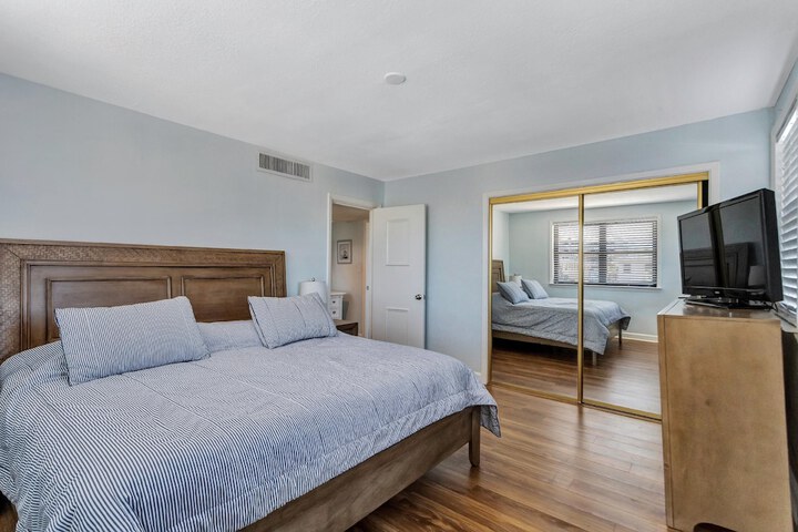 Room 50 of 325