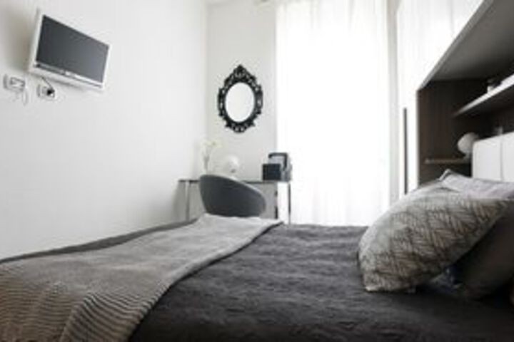 Room 9 of 43