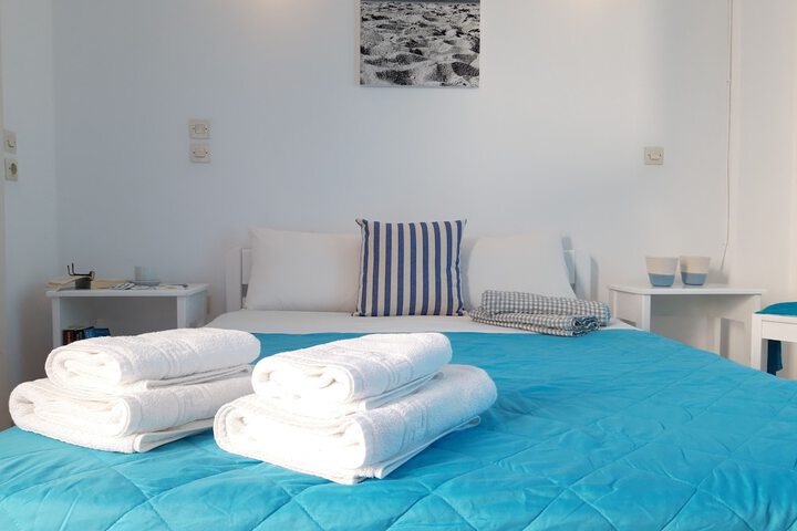 Room 2 of 76