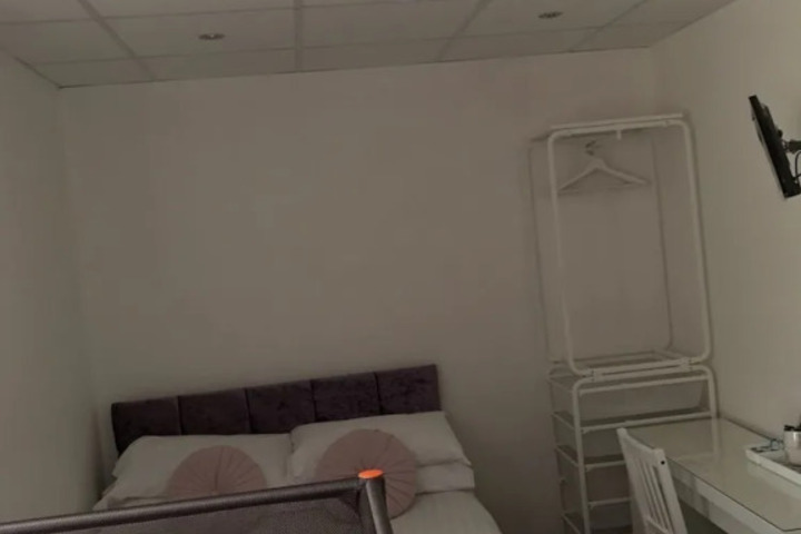 THE SMILE HOTEL