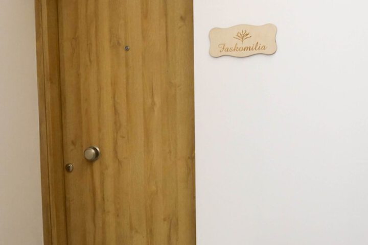 Room 5 of 28