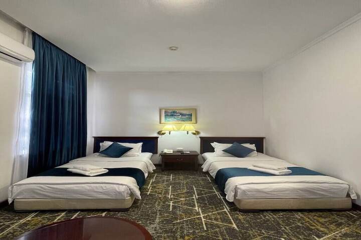 Room 7 of 27
