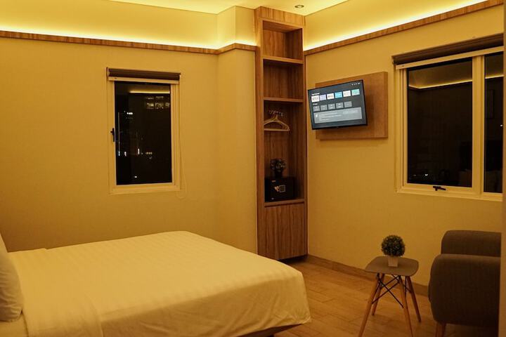 Room 8 of 20