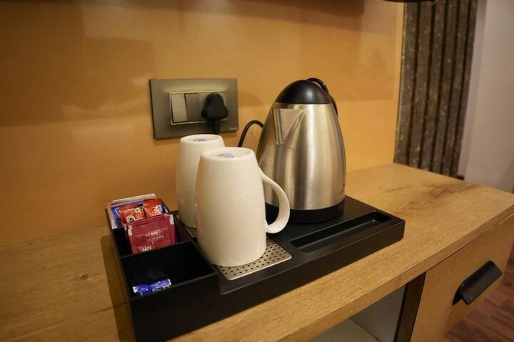 Breakfast/Coffee Service 8 of 20