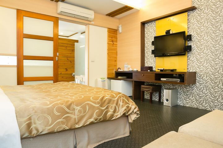 Room 14 of 63