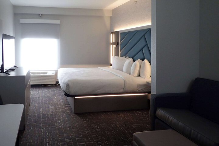 Room 18 of 49