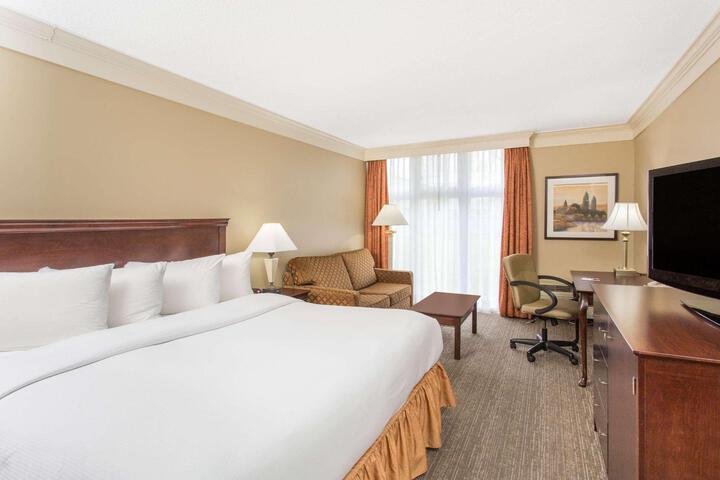 1 King Bed Deluxe Room (16 of 31)
