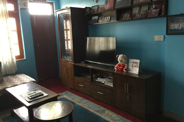 Room 11 of 18