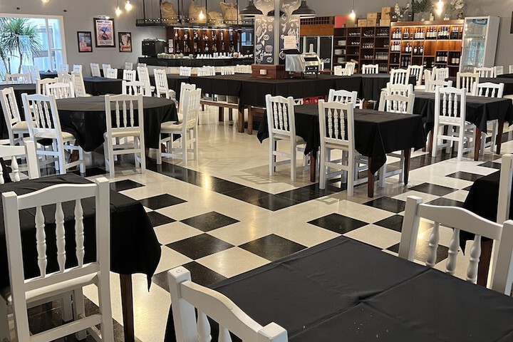Dining 54 of 139