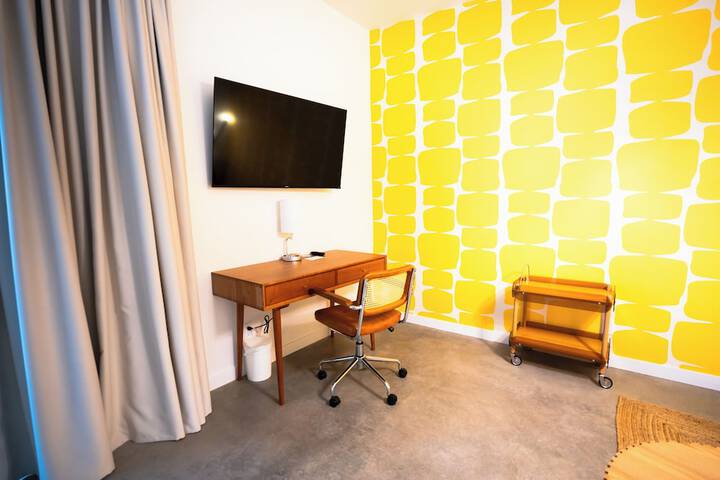 Room 8 of 68