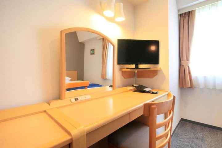 Room 16 of 48