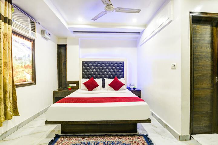 Room 13 of 24