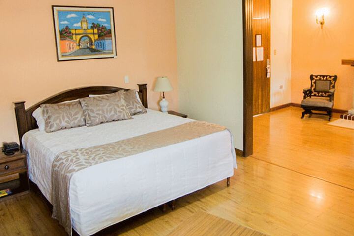 Room 6 of 30
