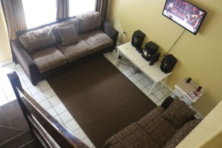 Room 8 of 14