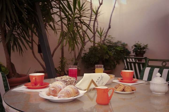 Breakfast area