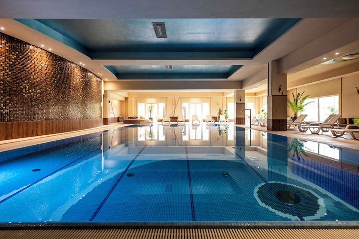 Pools & Facilities