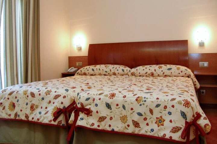 Room 4 of 31