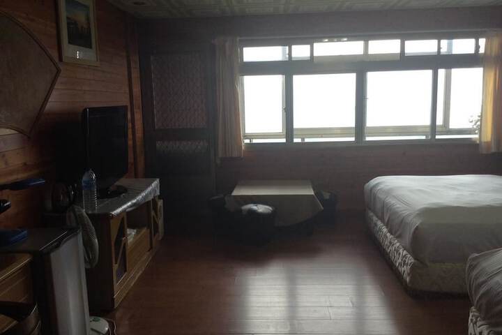 Room 8 of 37