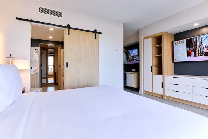 Room 15 of 69