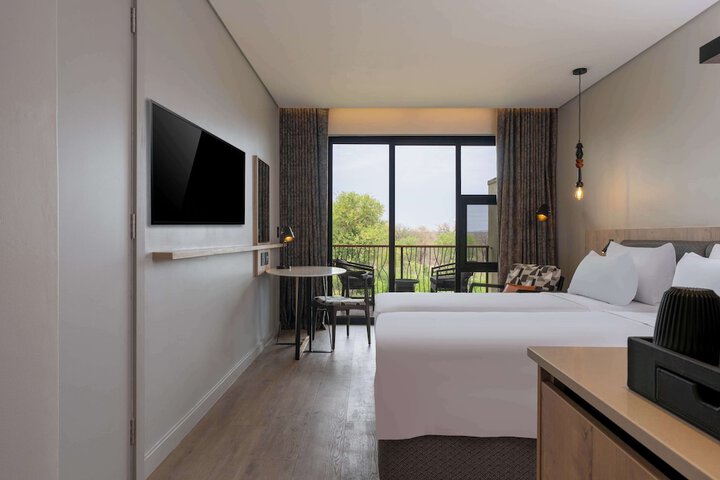 Room 19 of 173