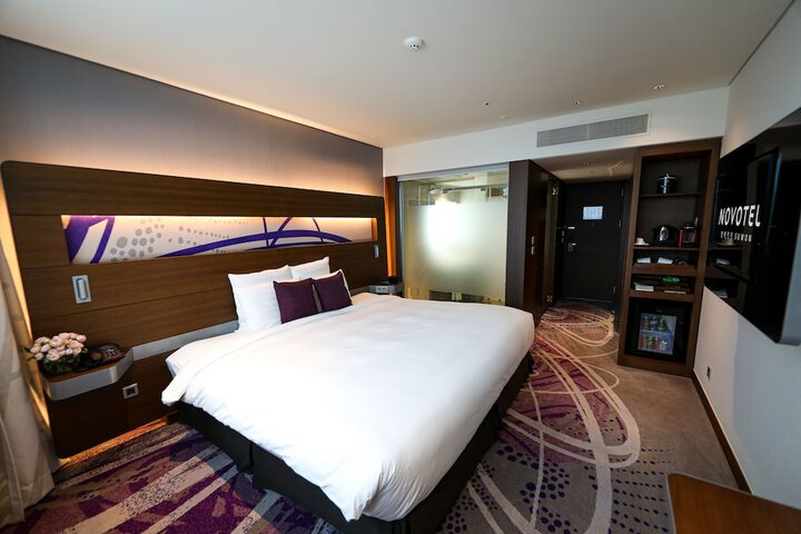 Room 16 of 143