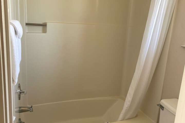 Room 7 of 10