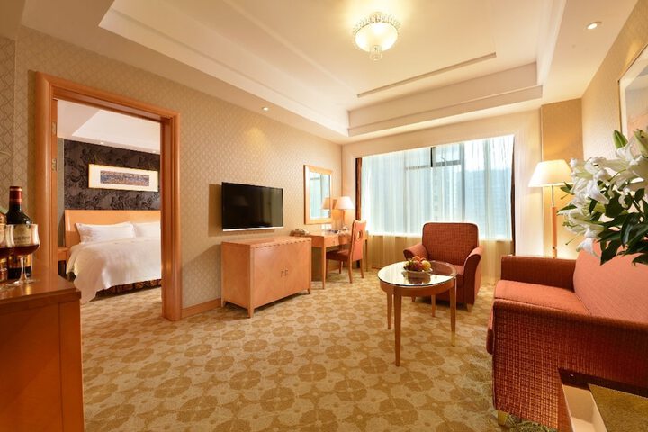Room 7 of 40